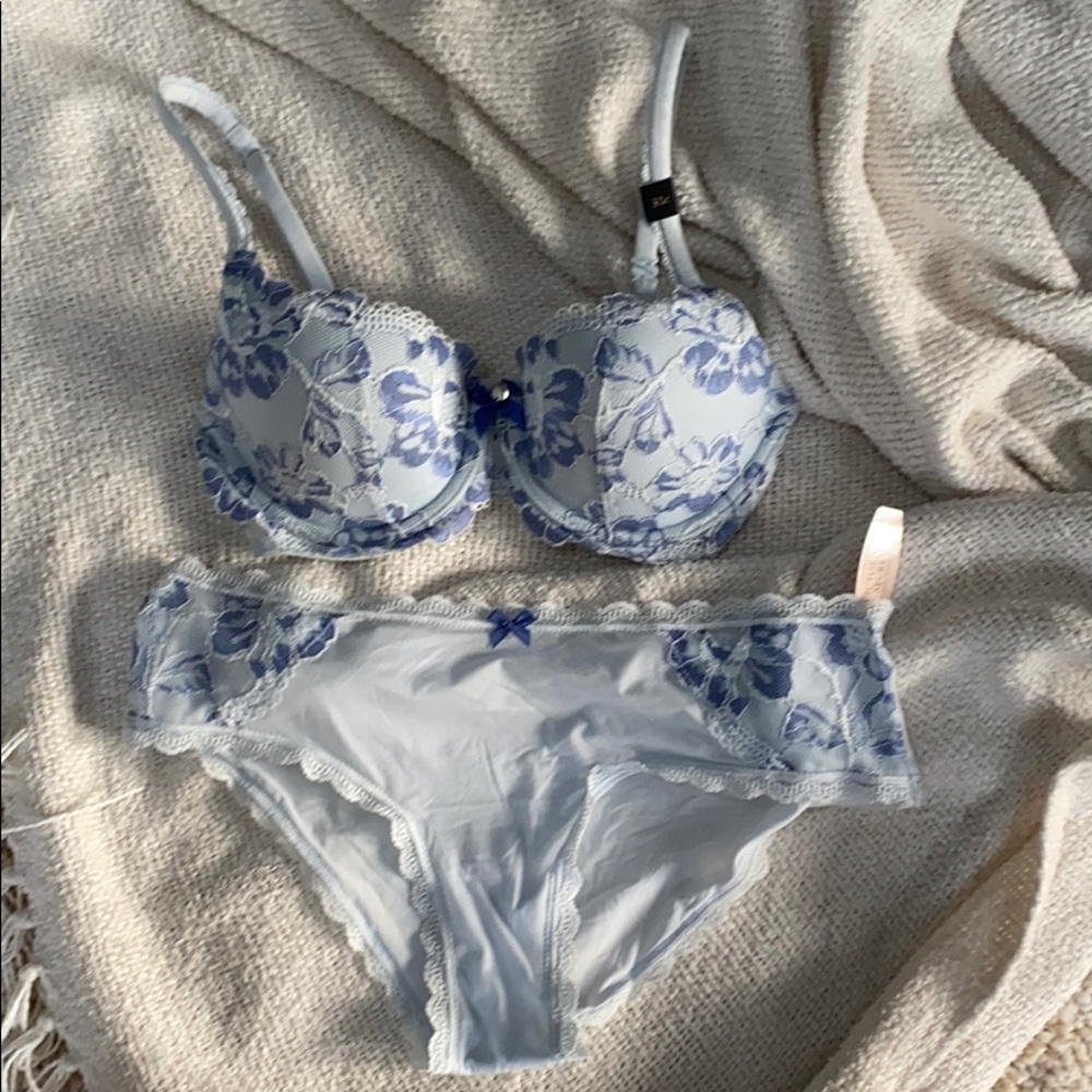 SOLD Victoria’s Secret Bra and Panty Set